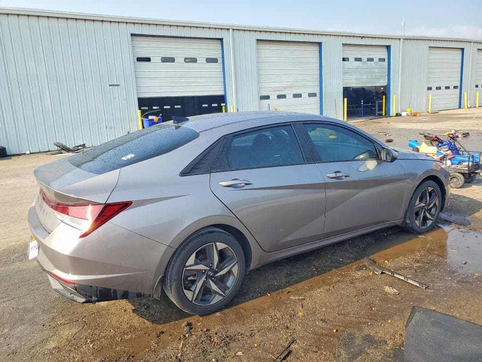 2023 HYUNDAI ELANTRA SEL 3
