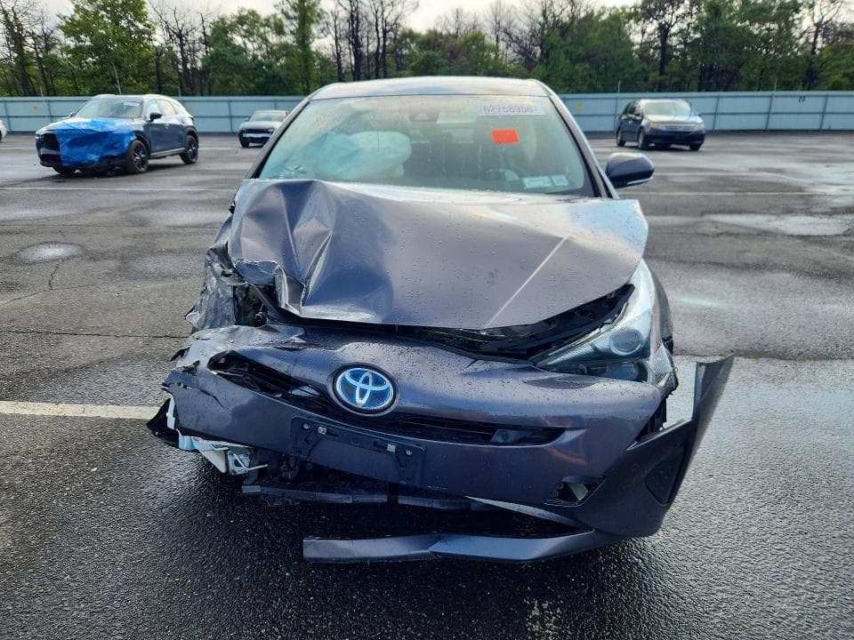 2018 TOYOTA PRIUS FOUR 5