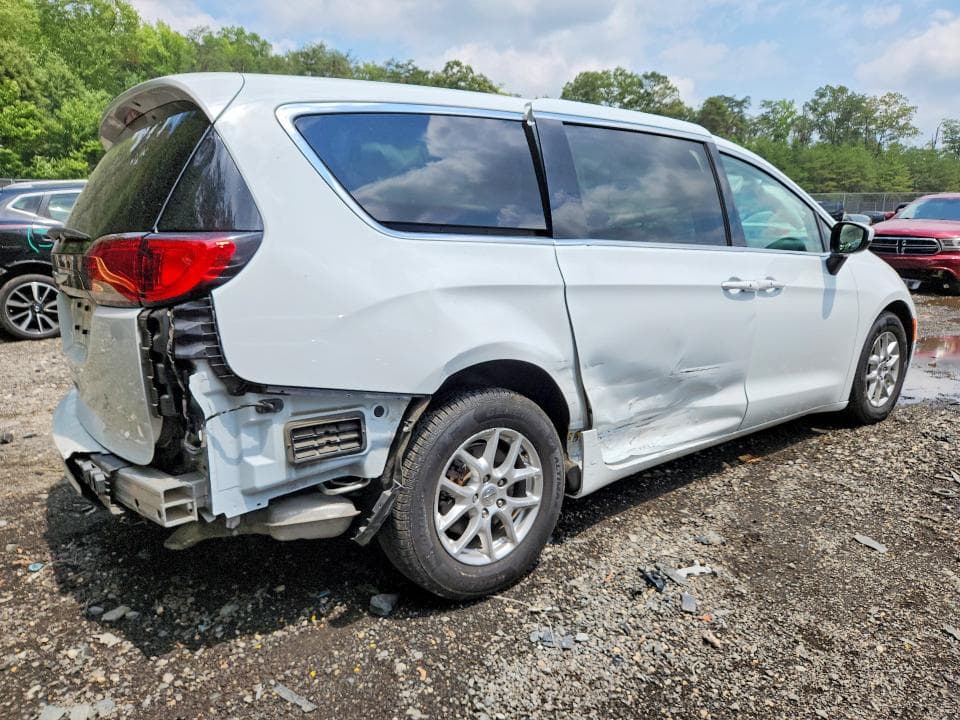 2023 CHRYSLER VOYAGER LX 3