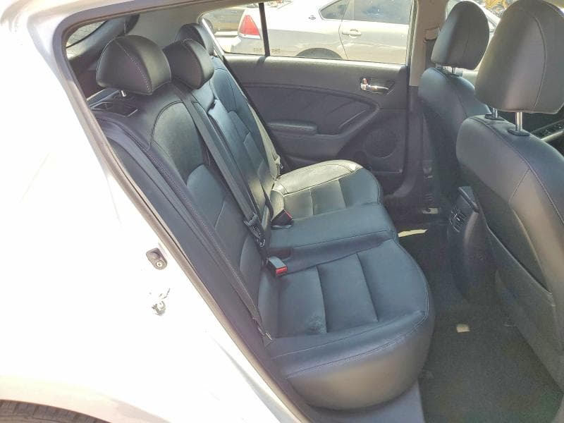 2017 KIA FORTE EX 10