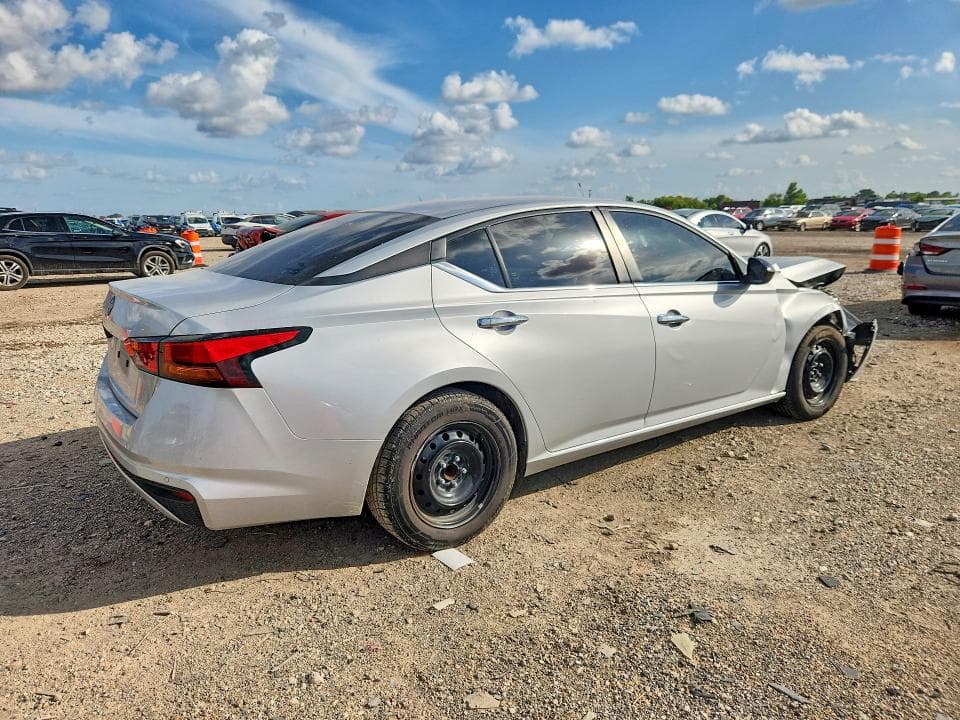 2024 NISSAN ALTIMA S 3