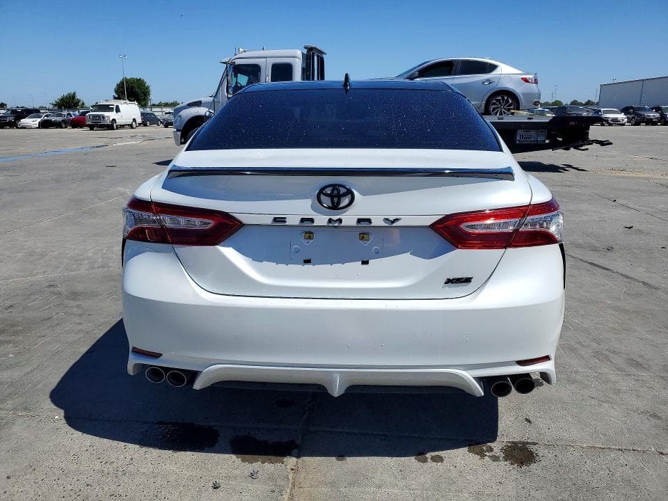 2020 TOYOTA CAMRY XSE 6