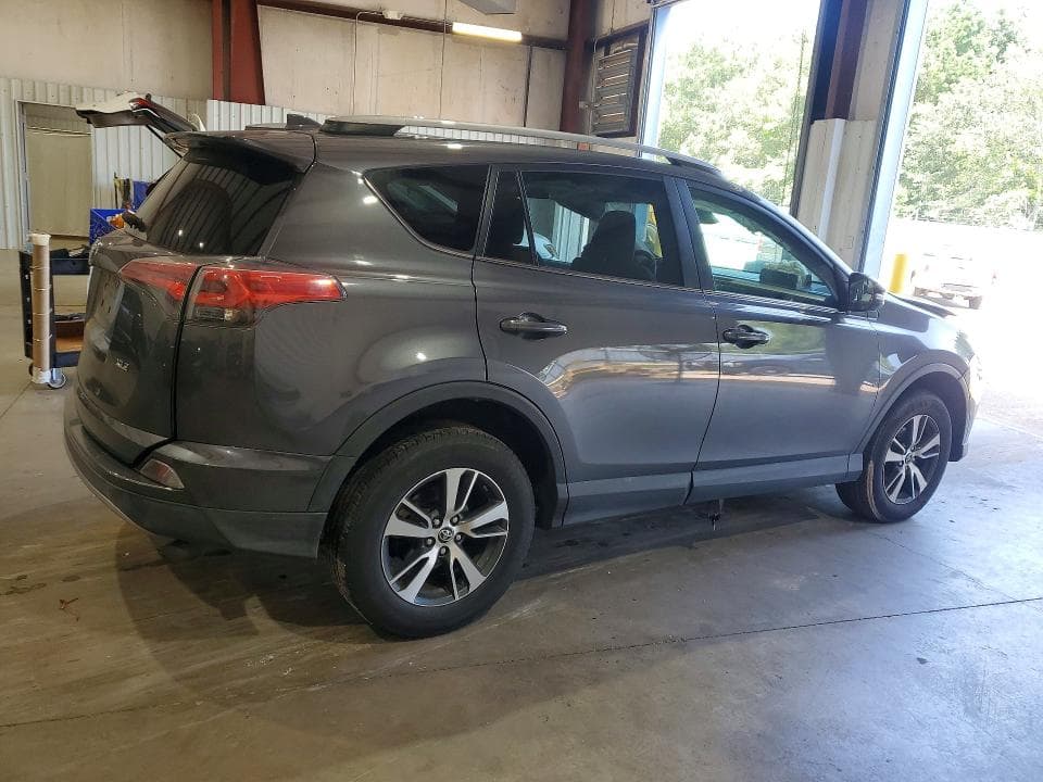2017 TOYOTA RAV4 XLE 3