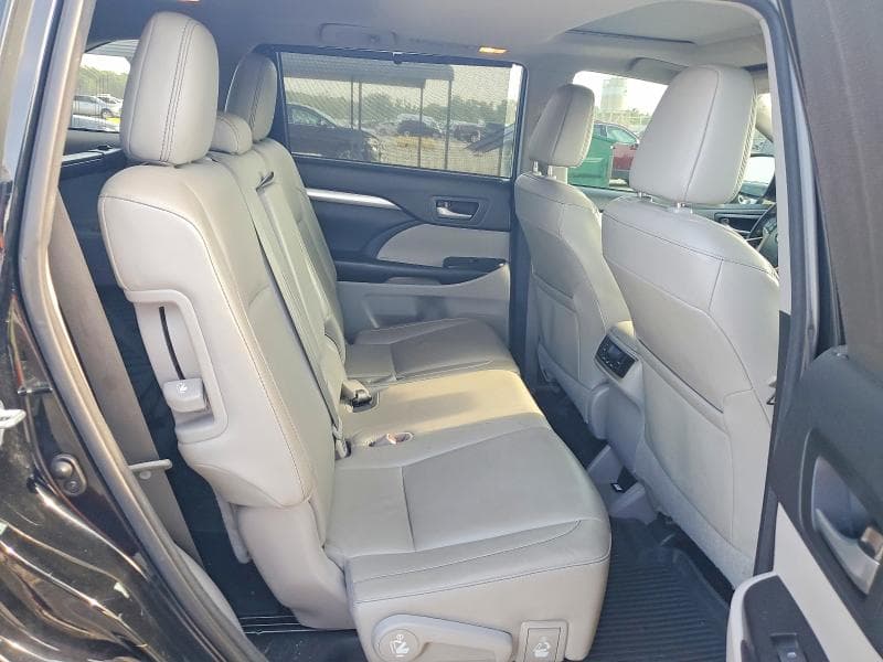 2017 TOYOTA HIGHLANDER XLE 11