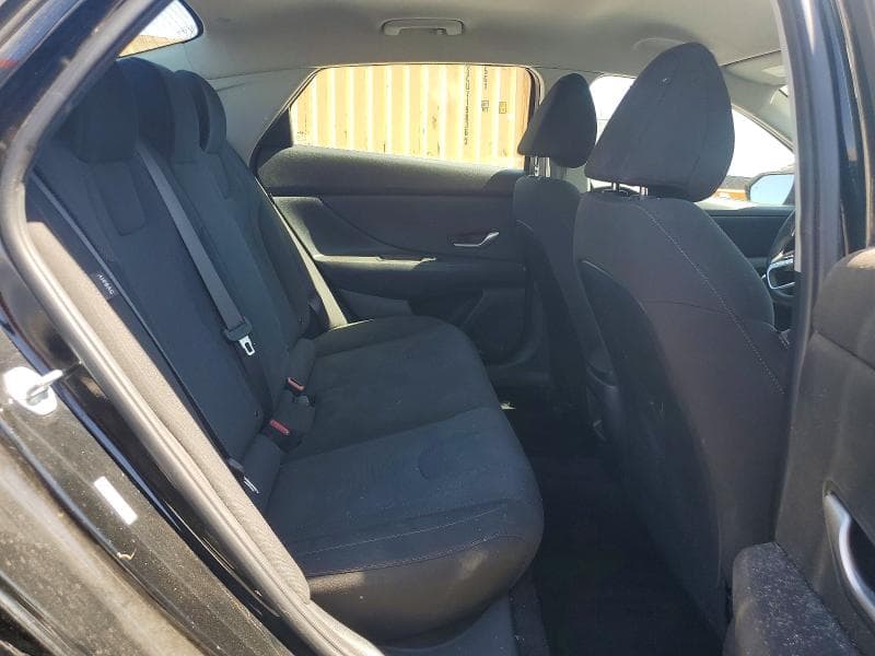 2024 HYUNDAI ELANTRA SE 10