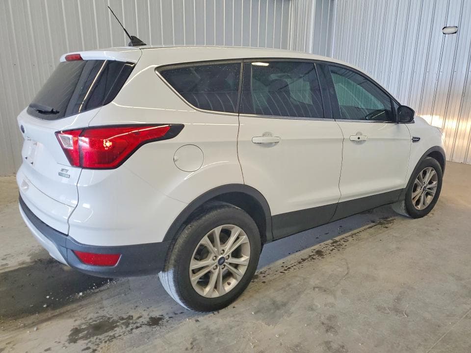 2019 FORD ESCAPE SE 3