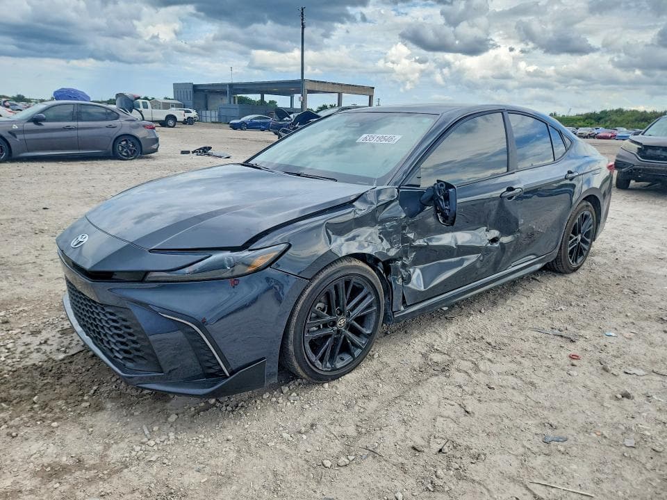 2025 TOYOTA CAMRY SE - 1