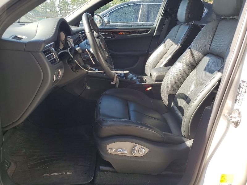 2024 PORSCHE MACAN BASE 7