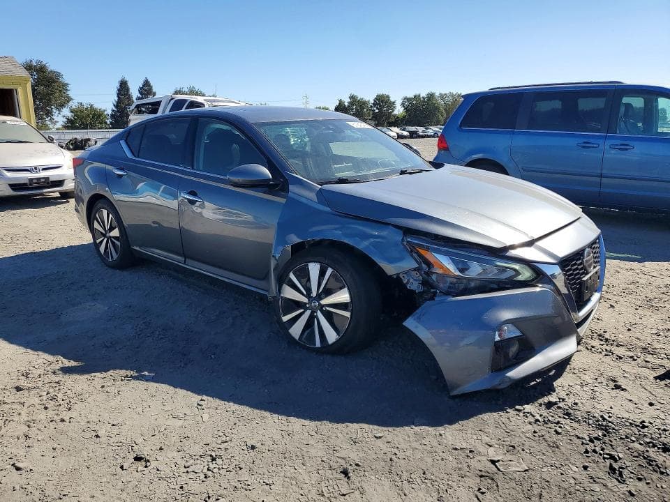 2020 NISSAN ALTIMA SV 4