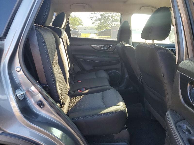2017 NISSAN ROGUE SV 11