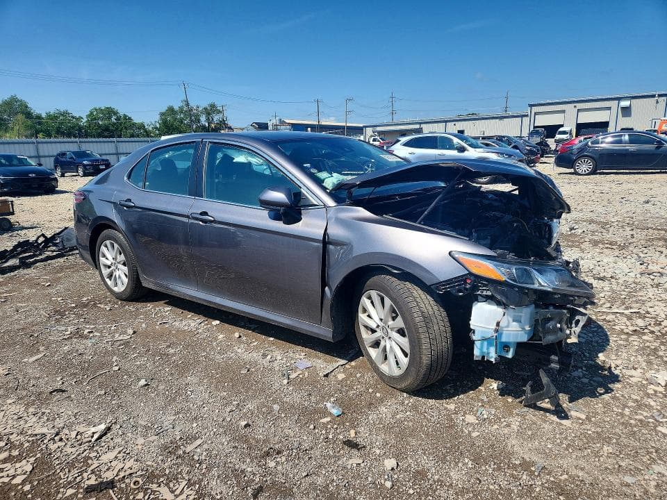 2020 TOYOTA CAMRY LE 4