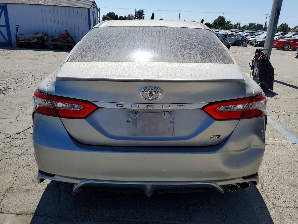 2018 TOYOTA CAMRY SE 6
