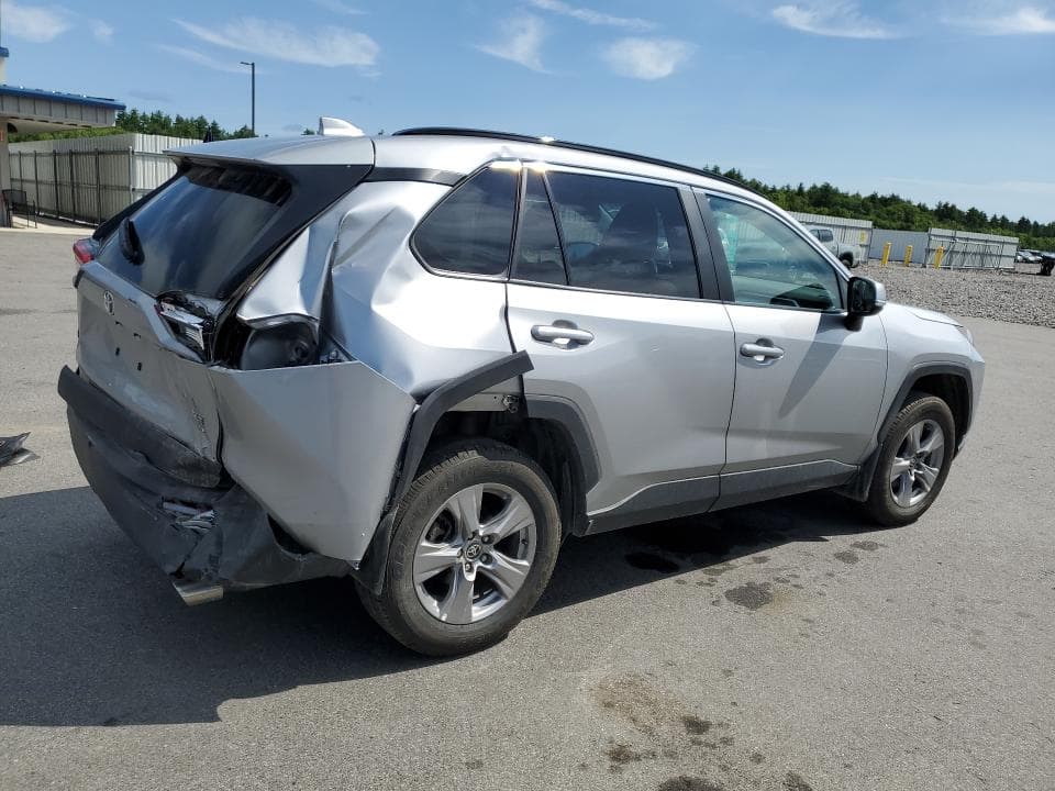 2025 TOYOTA RAV4 XLE 3