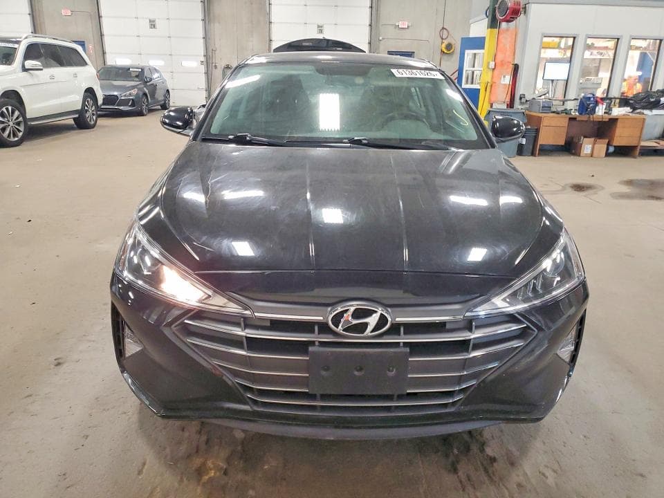 2019 HYUNDAI ELANTRA SE 5