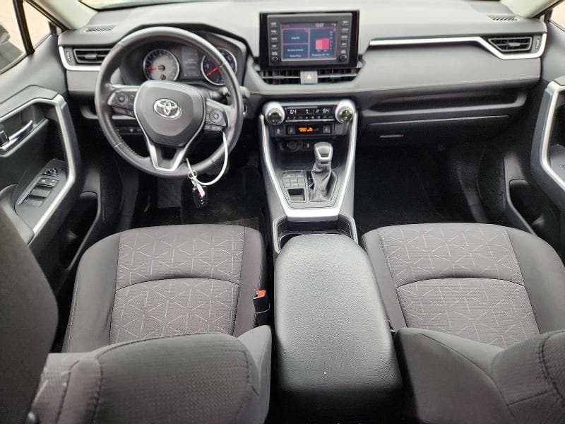 2019 TOYOTA RAV4 XLE 8