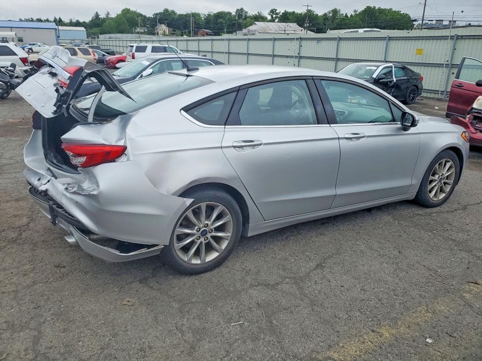2017 FORD FUSION SE 3