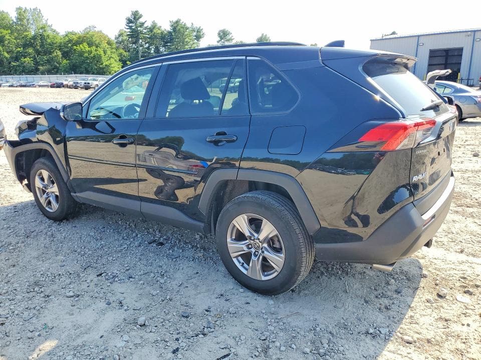 2023 TOYOTA RAV4 XLE 2