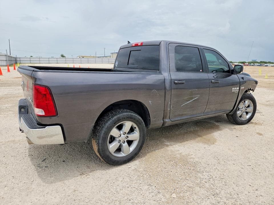 2019 RAM 1500 CLASSIC SLT 3