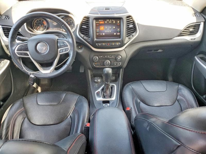 2017 JEEP CHEROKEE TRAILHAWK 8