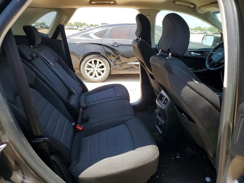 2018 FORD EDGE SE 10