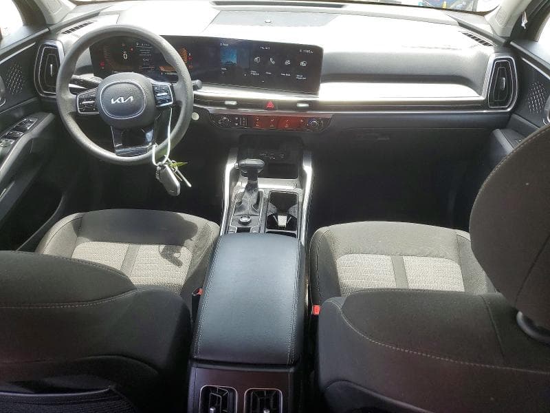 2024 KIA SORENTO LX 8