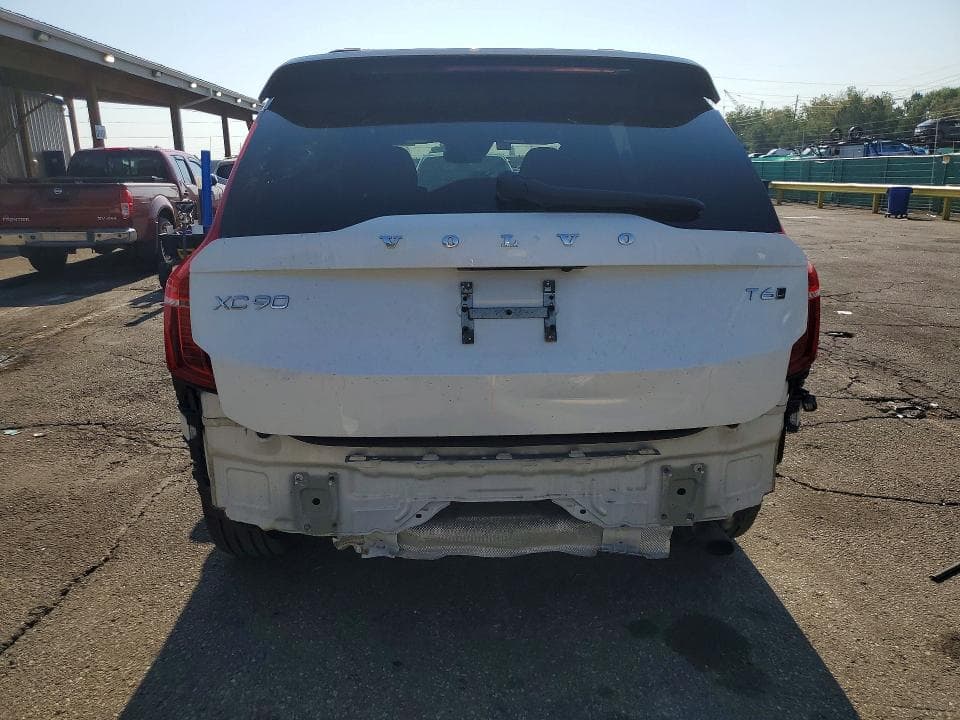 2017 VOLVO XC90 T6 6