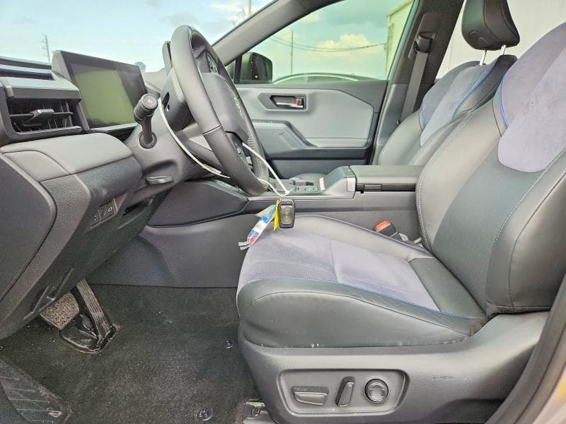 2026 TOYOTA RAV4 XSE 7