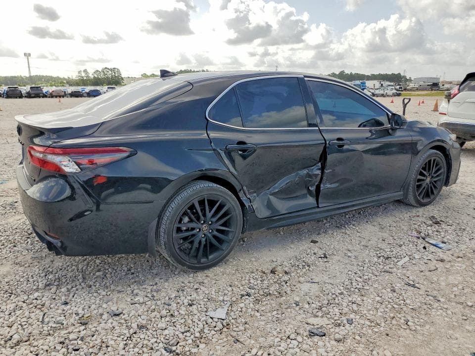 2023 TOYOTA CAMRY XSE 3