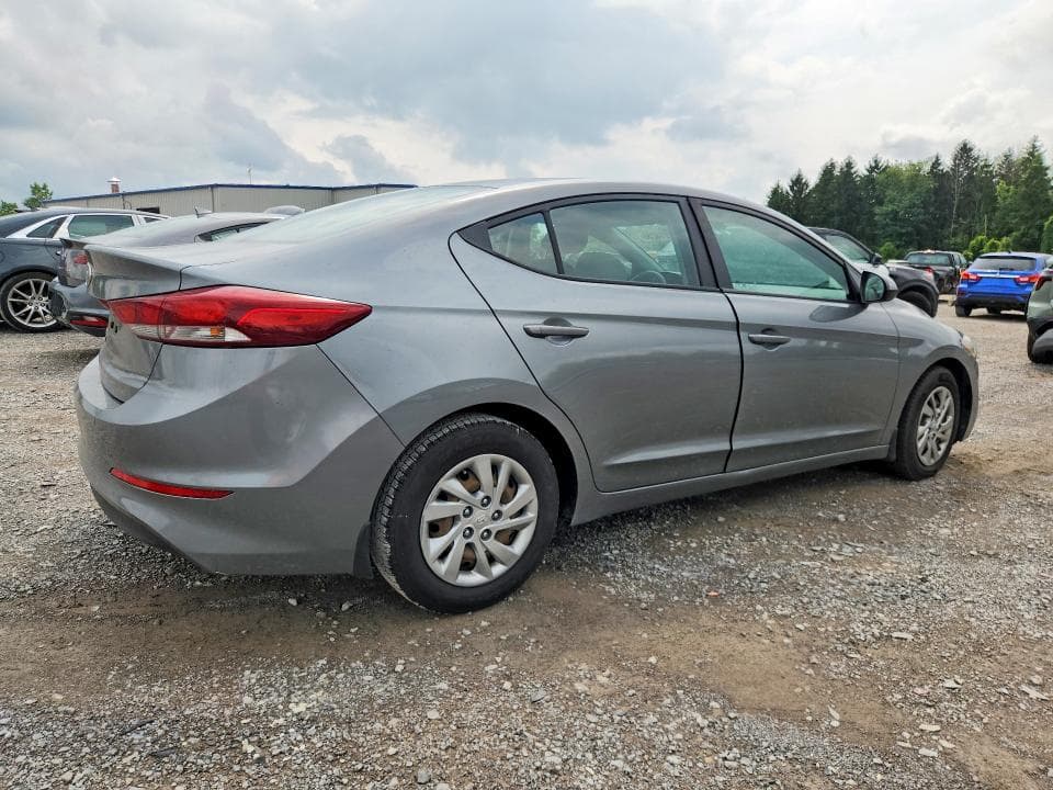 2018 HYUNDAI ELANTRA SE SE 3