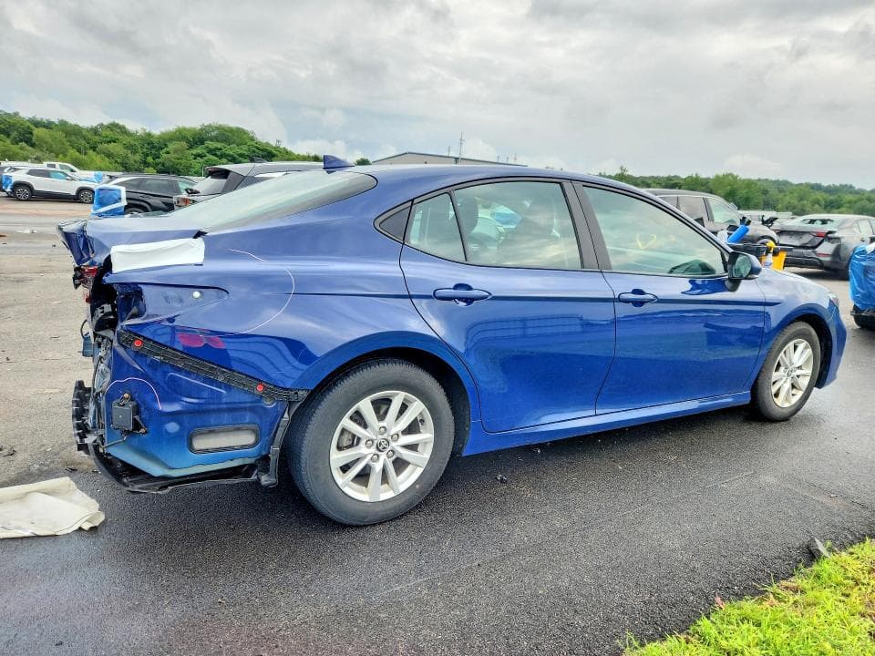 2025 TOYOTA CAMRY LE 3