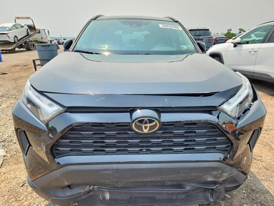 2024 TOYOTA RAV4 XLE 5