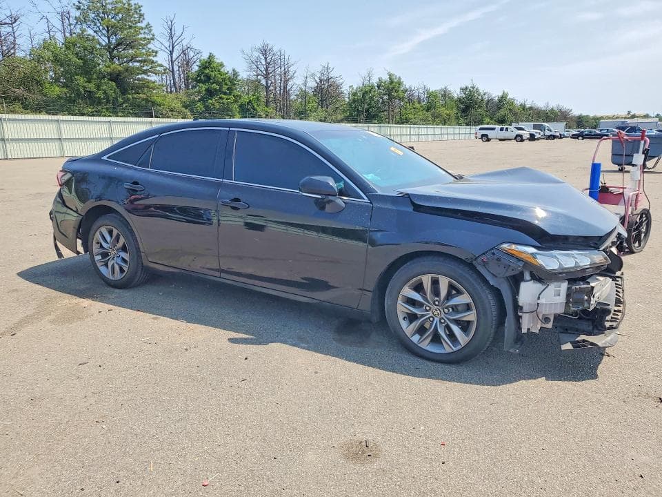2022 TOYOTA AVALON XLE 4