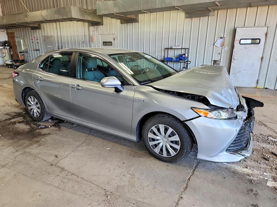 2019 TOYOTA CAMRY LE 4
