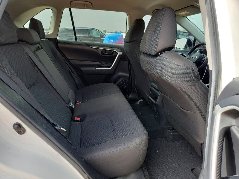 2021 TOYOTA RAV4 LE 11