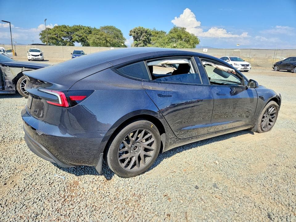 2025 TESLA MODEL 3 3