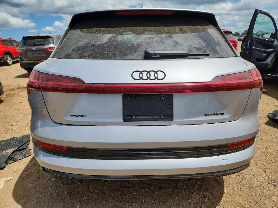2022 AUDI E-TRON PREMIUM 6