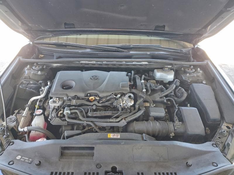 2022 TOYOTA CAMRY HYBRID SE 11
