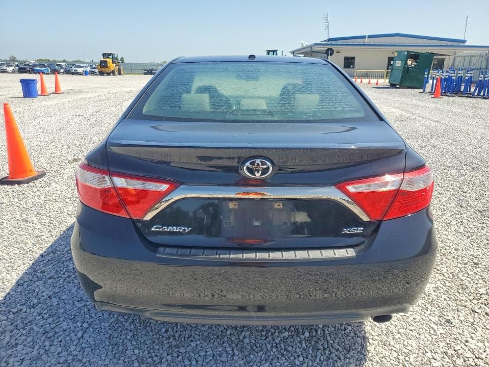 2017 TOYOTA CAMRY XSE 6