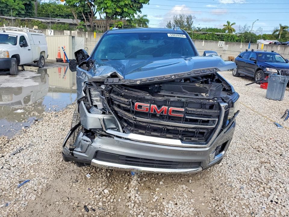 2023 GMC YUKON SLT 5