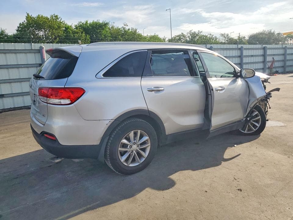 2018 KIA SORENTO LX 3