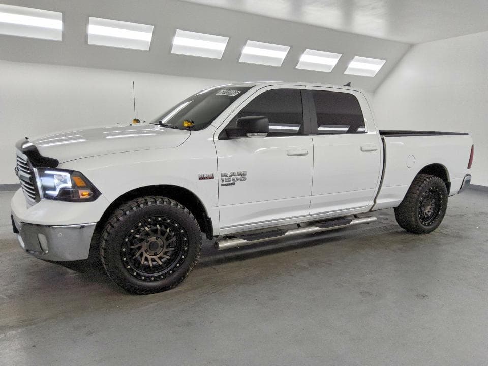 2019 RAM 1500 CLASSIC SLT - 1
