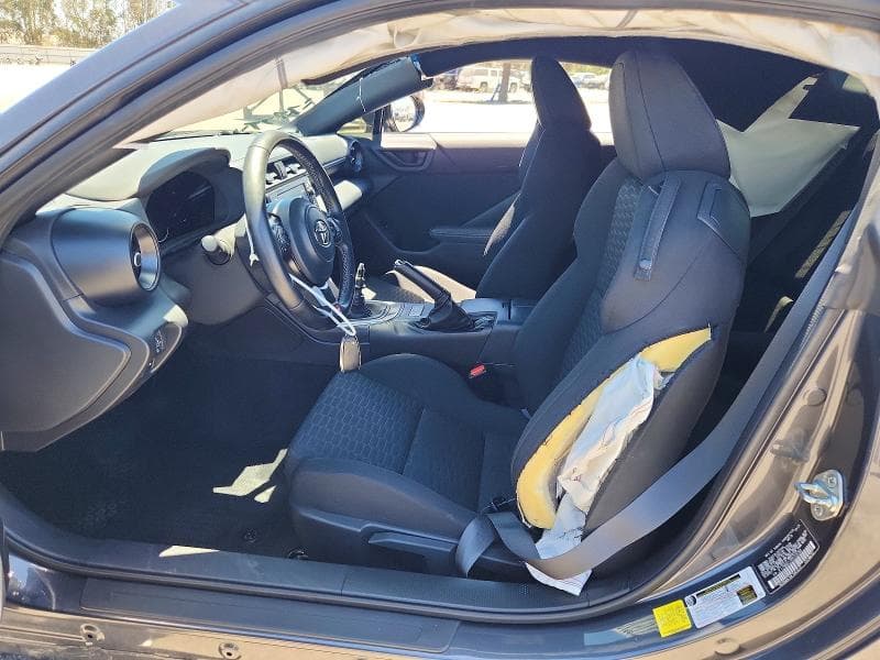 2024 TOYOTA GR86 BASE 7