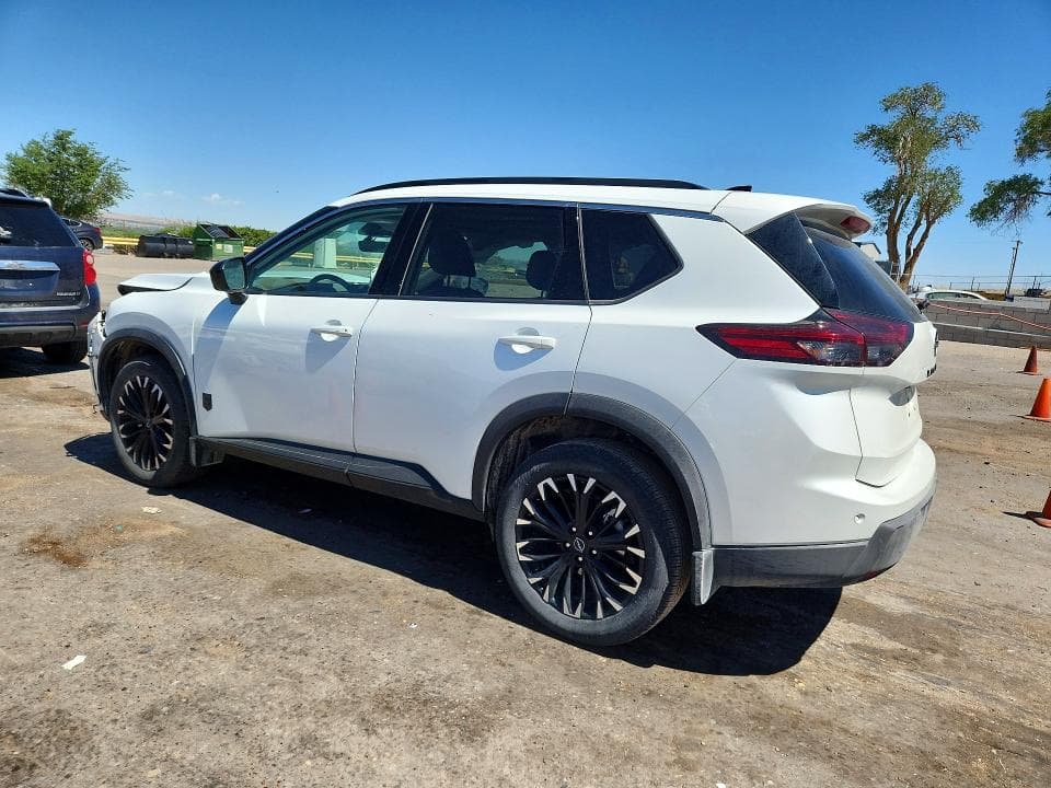 2026 NISSAN ROGUE DARK ARMOR 2