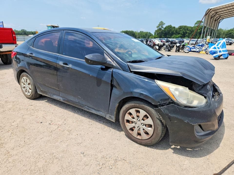 2017 HYUNDAI ACCENT SE 4