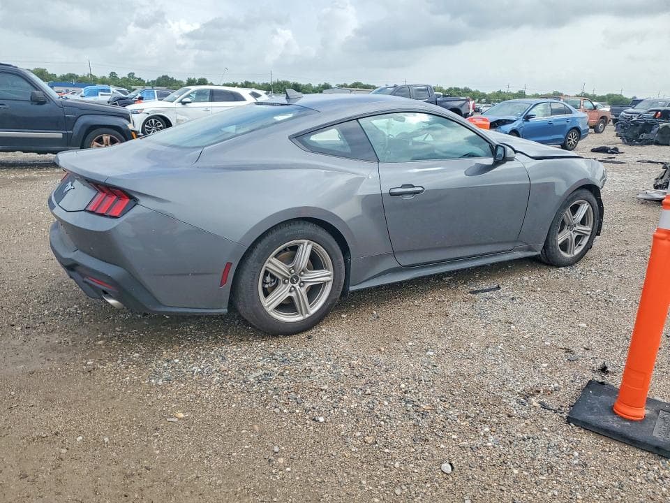 2026 FORD MUSTANG 3