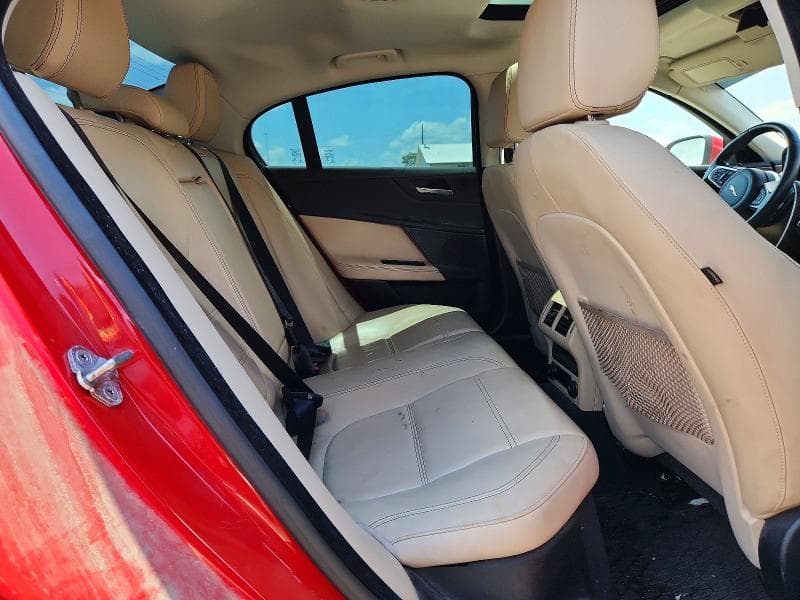 2018 JAGUAR XE PRESTIGE 10