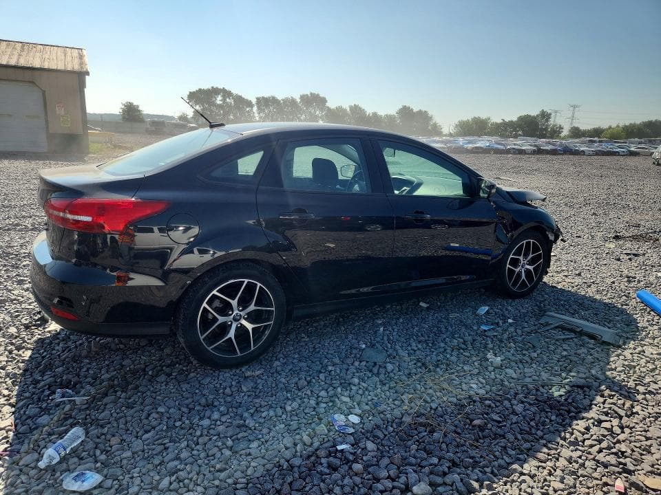 2017 FORD FOCUS SEL 3