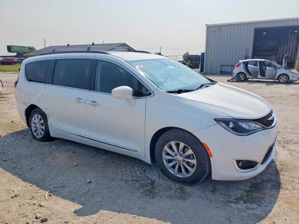 2017 CHRYSLER PACIFICA TOURING L 4