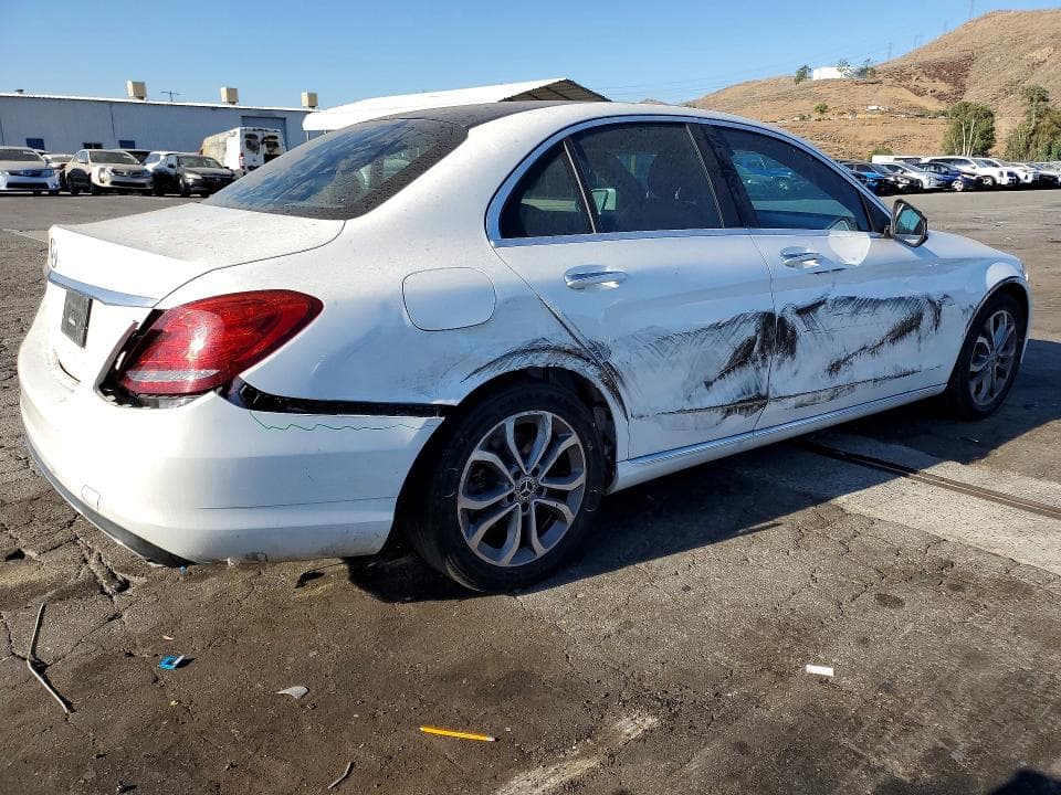 2018 MERCEDES-BENZ C 300 3