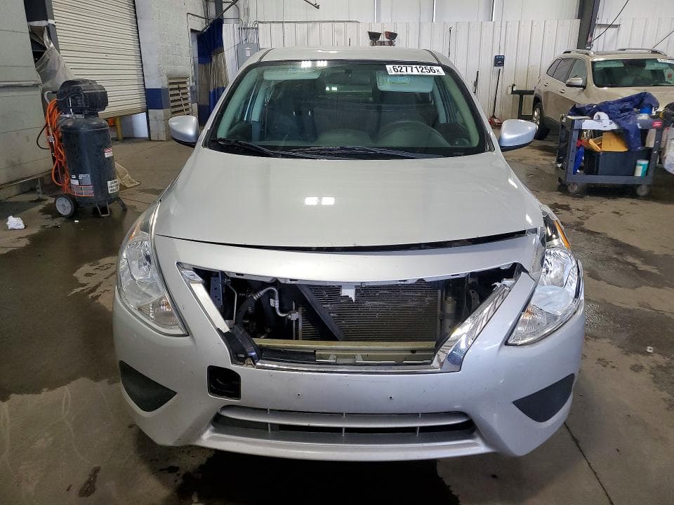 2017 NISSAN VERSA 1.6 SV 5